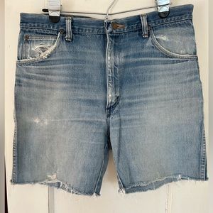 Men’s 70’s cut off jorts.